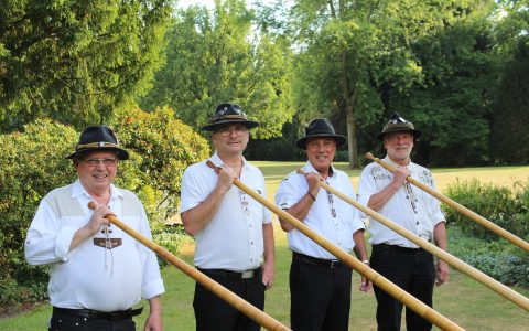 Gruppenbild Kurpfälzer Alphornbläser